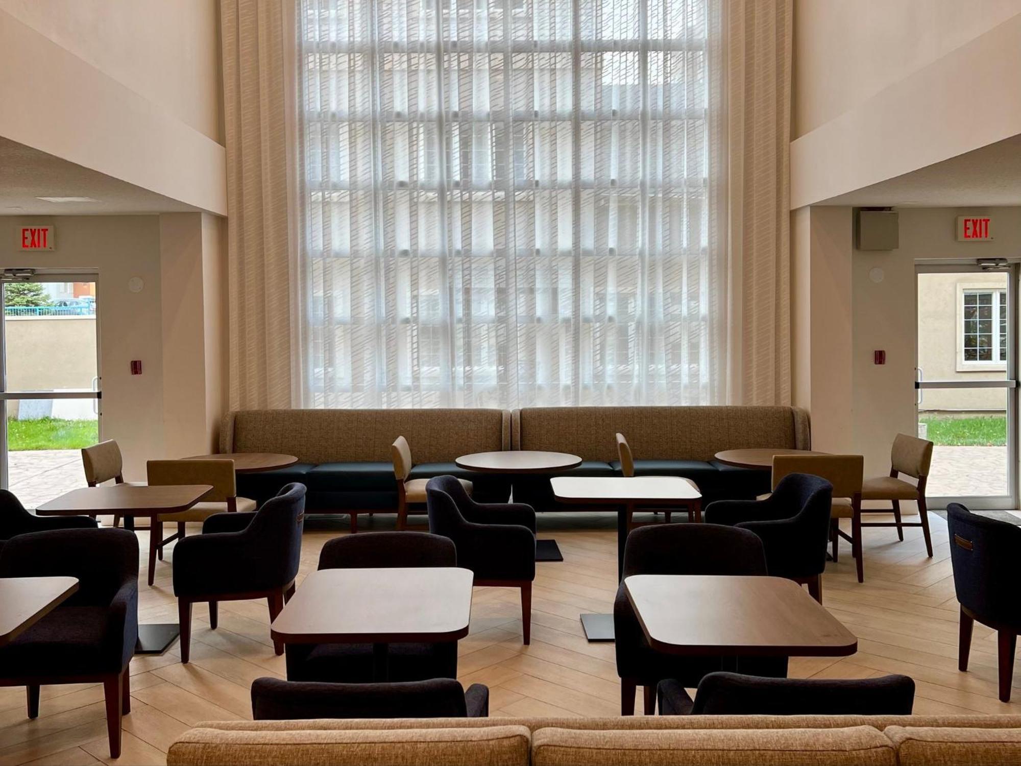 Staybridge Suites - Calgary Airport By Ihg Eksteriør bilde